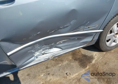 2004 Toyota Sienna Xle z USA, uszkodzony, nr VIN 5TDZA22C24S121431